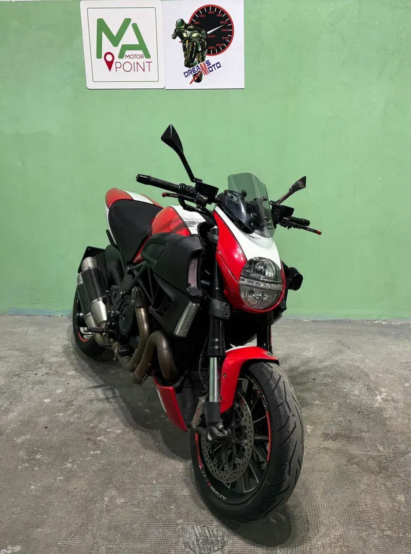 Ducati Diavel 1200 (2010 - 13) (4)