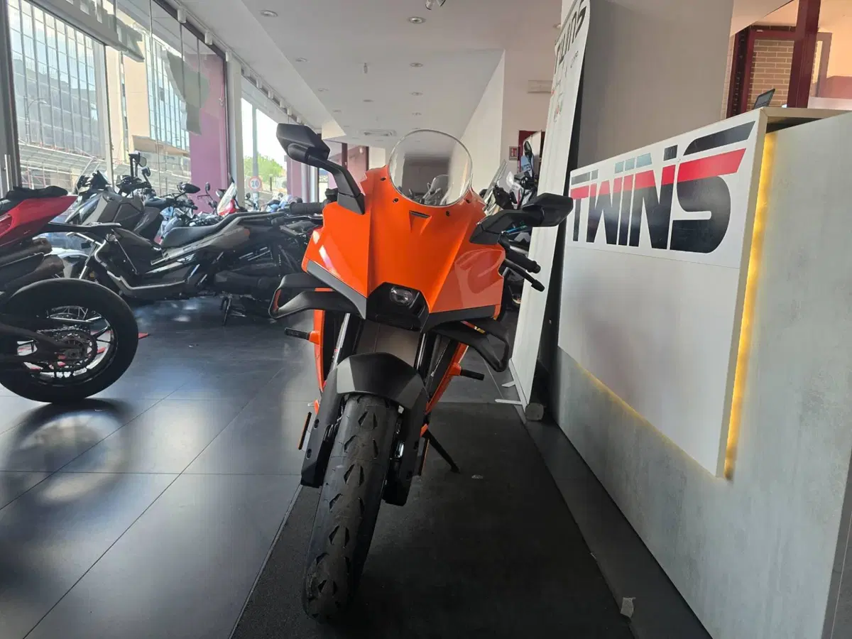 KTM 990 RC R (2026) (3)