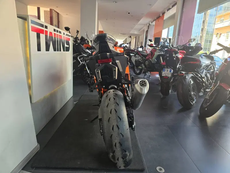 KTM 990 RC R (2026) (7)