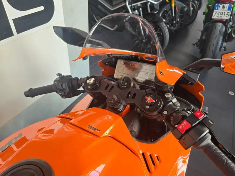 KTM 990 RC R (2026) (11)