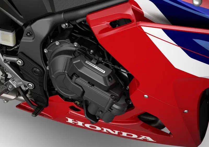 Honda CBR 500 R (2026) (9)