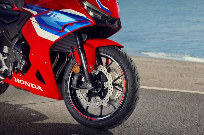 Honda CBR 500 R (2026) (7)