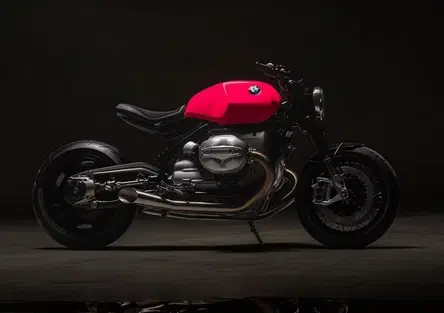 BMW R20, il colossale Big Boxer da due litri si prepara al debutto su strada?