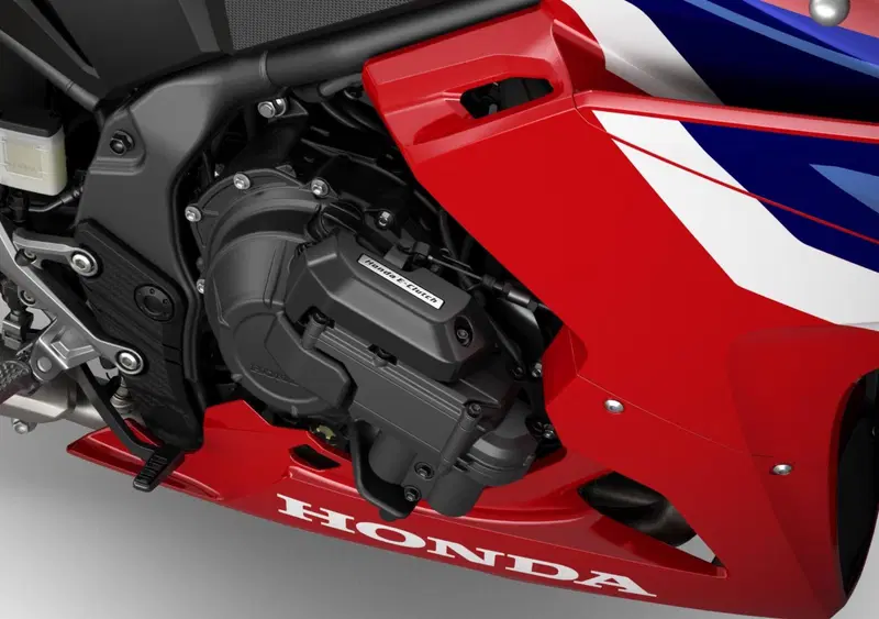 Honda CBR 500 R (2026) (6)