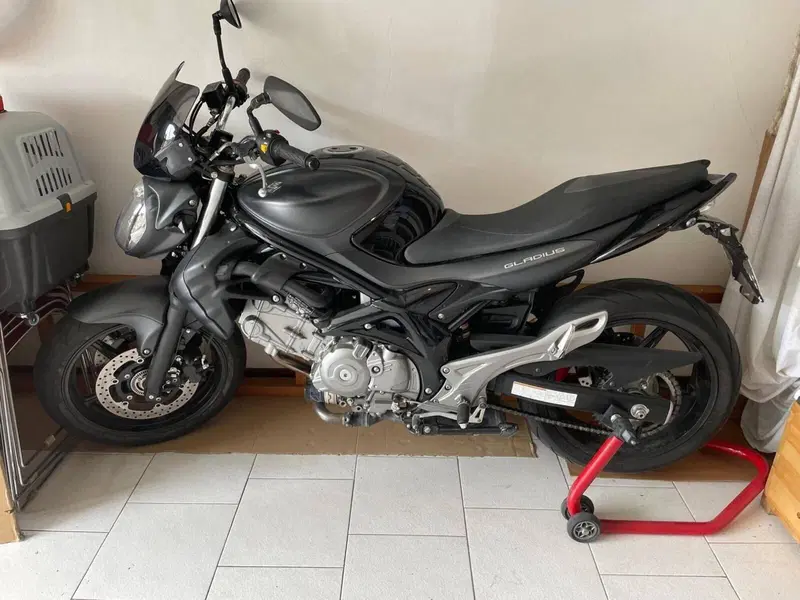 Suzuki Gladius 650 SFV ABS (2009 - 15) (4)