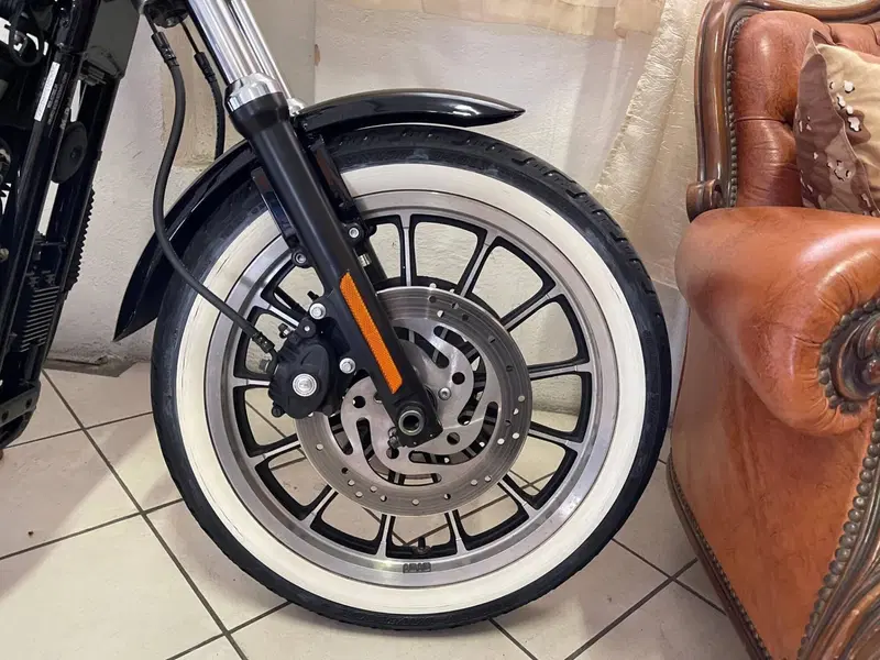 Harley-Davidson 883 R (2008 - 16) - XL 883R (3)