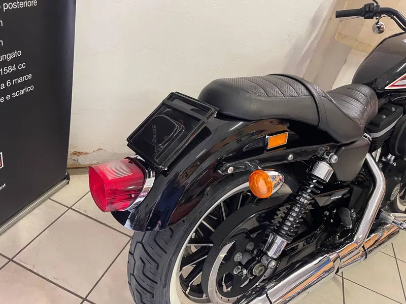 Harley-Davidson 883 R (2008 - 16) - XL 883R (8)