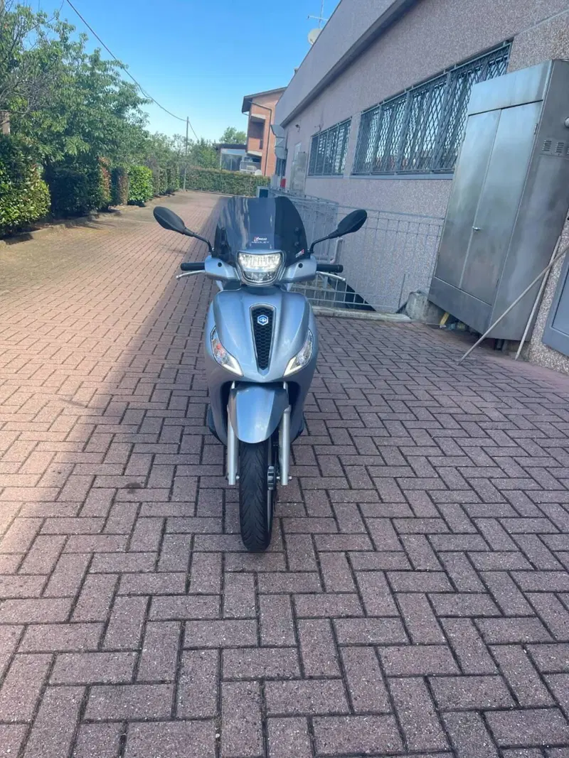 Piaggio Medley 200 (2025 - 26) (2)