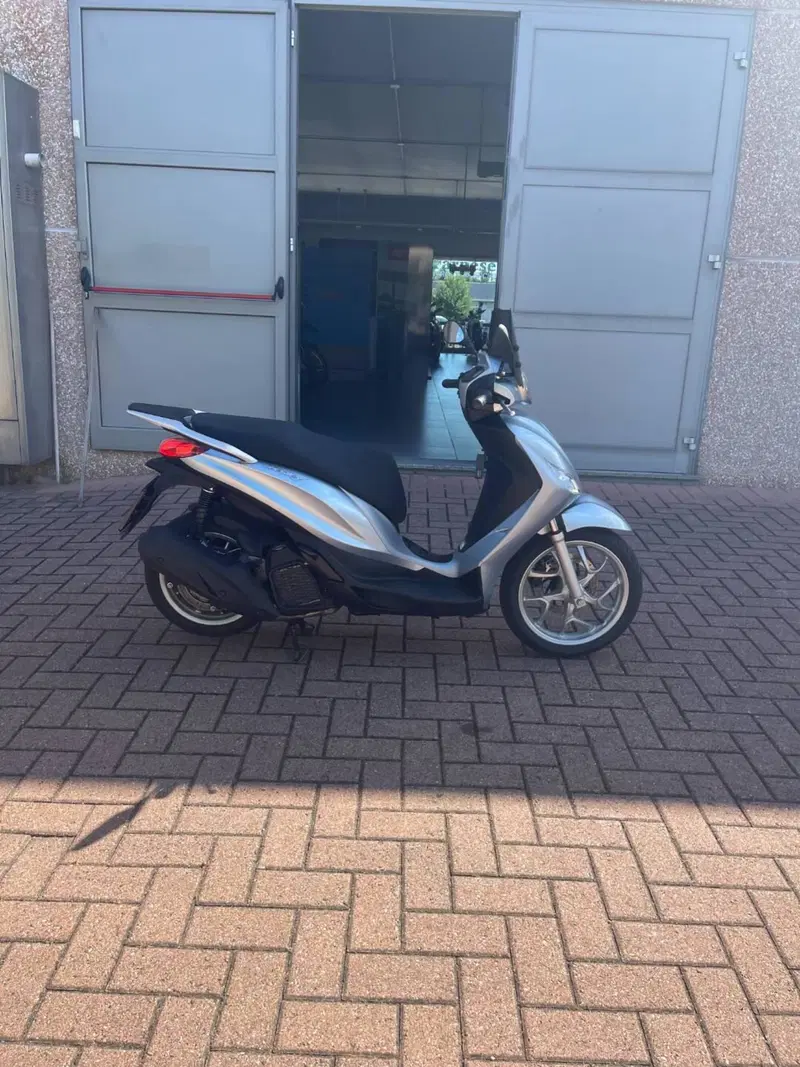 Piaggio Medley 200 (2025 - 26) (3)