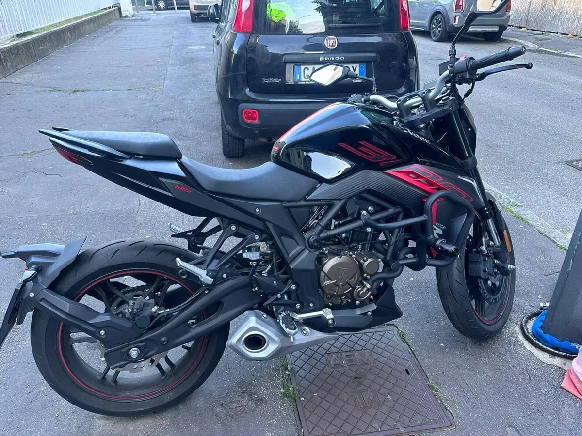 Voge Brivido 300R (2021 - 24) (2)