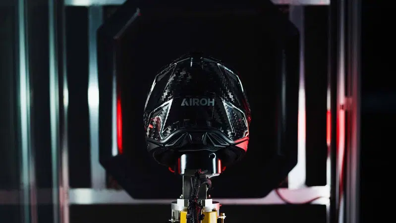 AIROH, il futuro della protezione moto corre tra gallerie del vento e tecnologia d'avanguardia