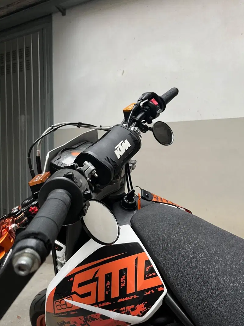 KTM 690 SMC (2008- 11) (9)
