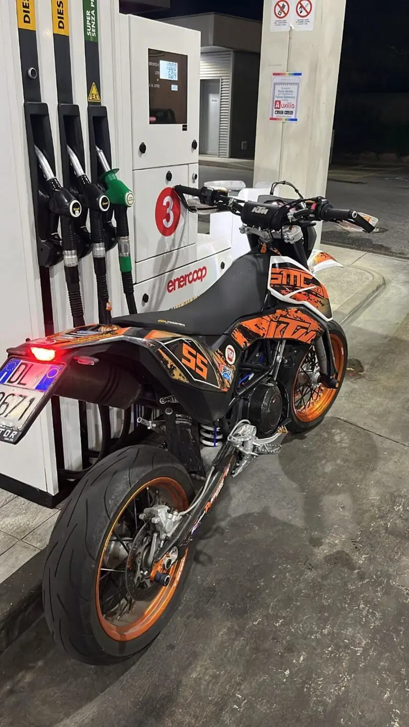 KTM 690 SMC (2008- 11) (7)
