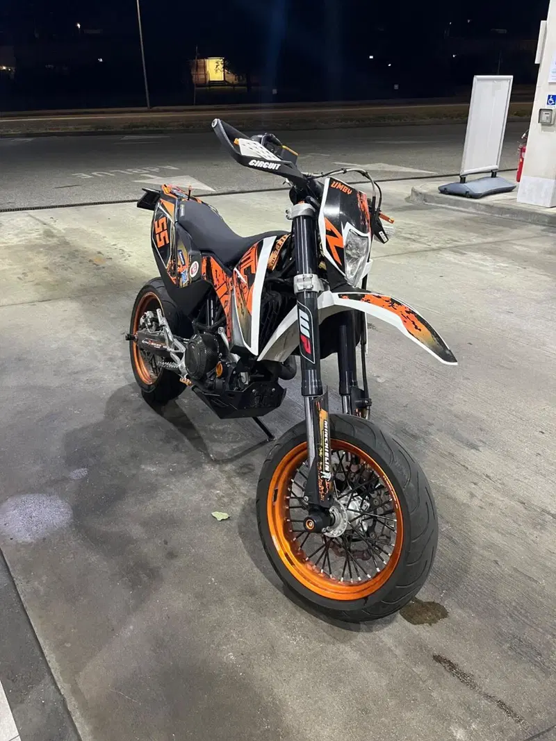 KTM 690 SMC (2008- 11) (4)