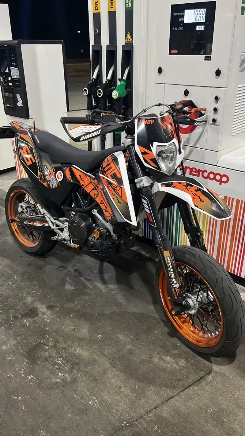 KTM 690 SMC (2008- 11) (5)
