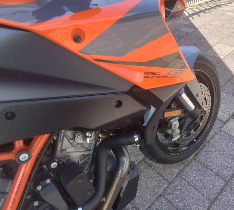 KTM 1290 Super Duke GT (2022 - 25) (9)