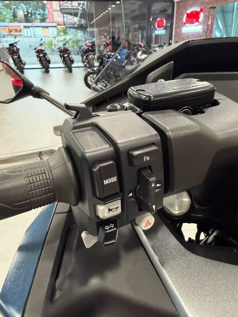 Honda Forza 750 DCT (2021 - 24) (9)