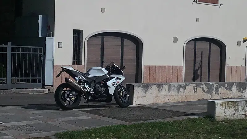 Aprilia RSV4 R (2009 - 12) (5)