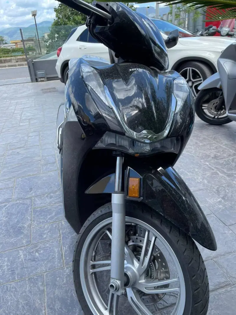 Honda SH 350 (2021 - 24) (2)