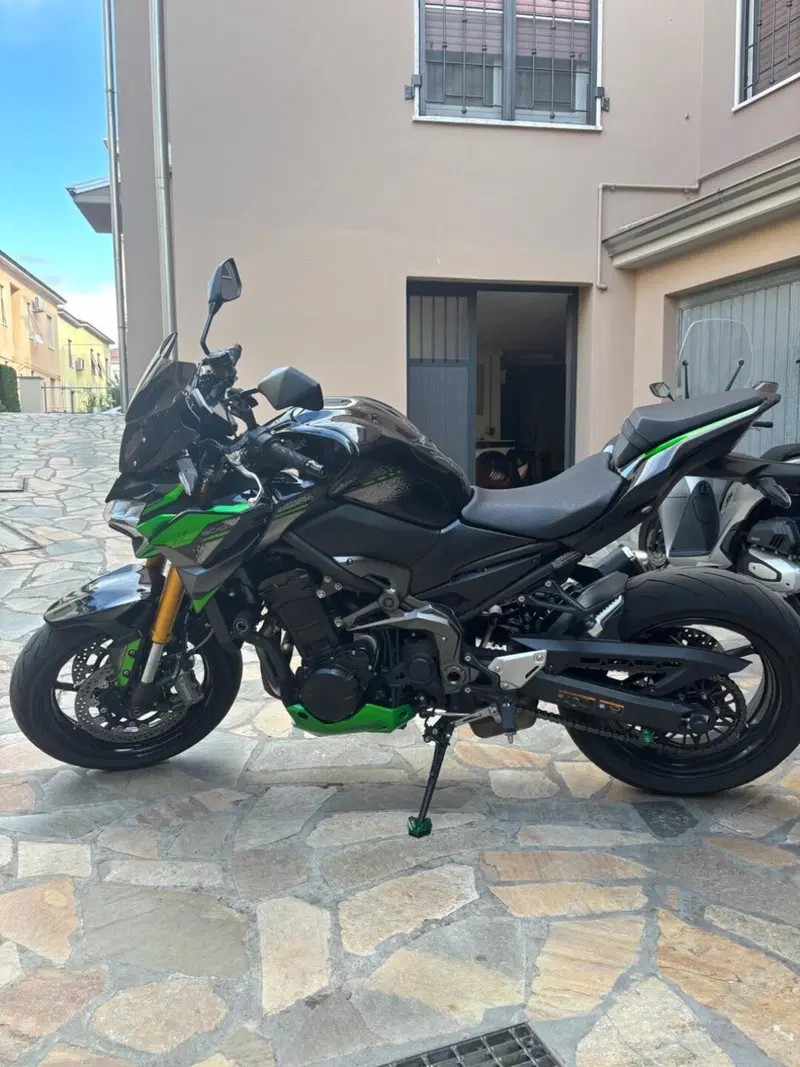 Kawasaki Z 900 (2021 - 24) (2)