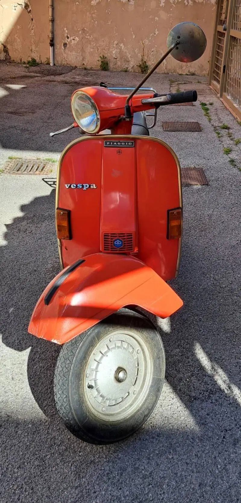 Piaggio Vespa 200 P (2)