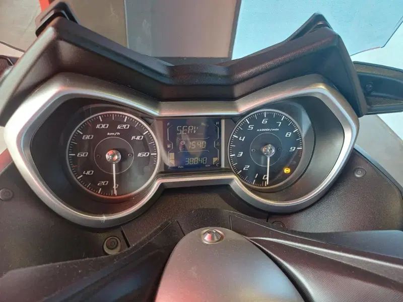 Yamaha X-Max 300 (2021 - 24) (5)