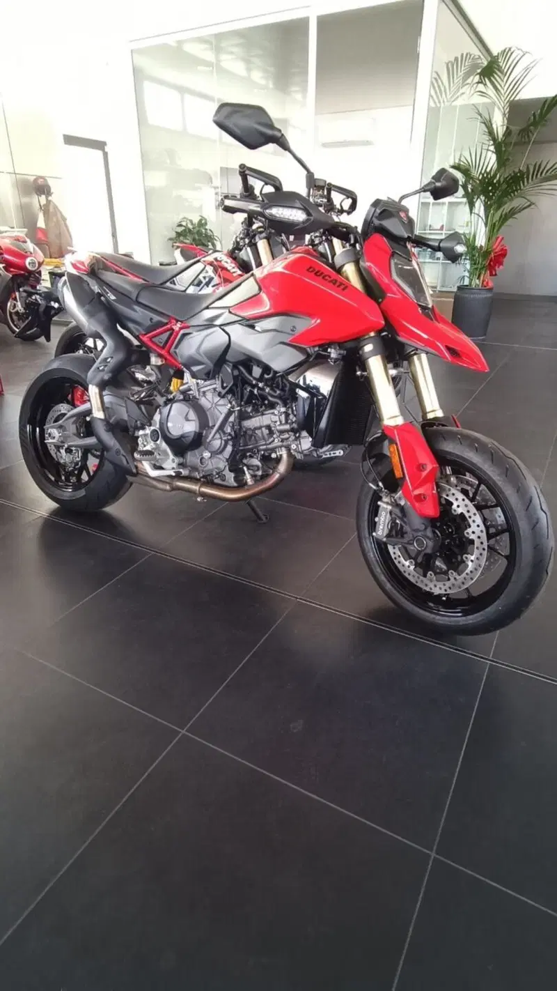 Ducati Hypermotard V2 (2026)