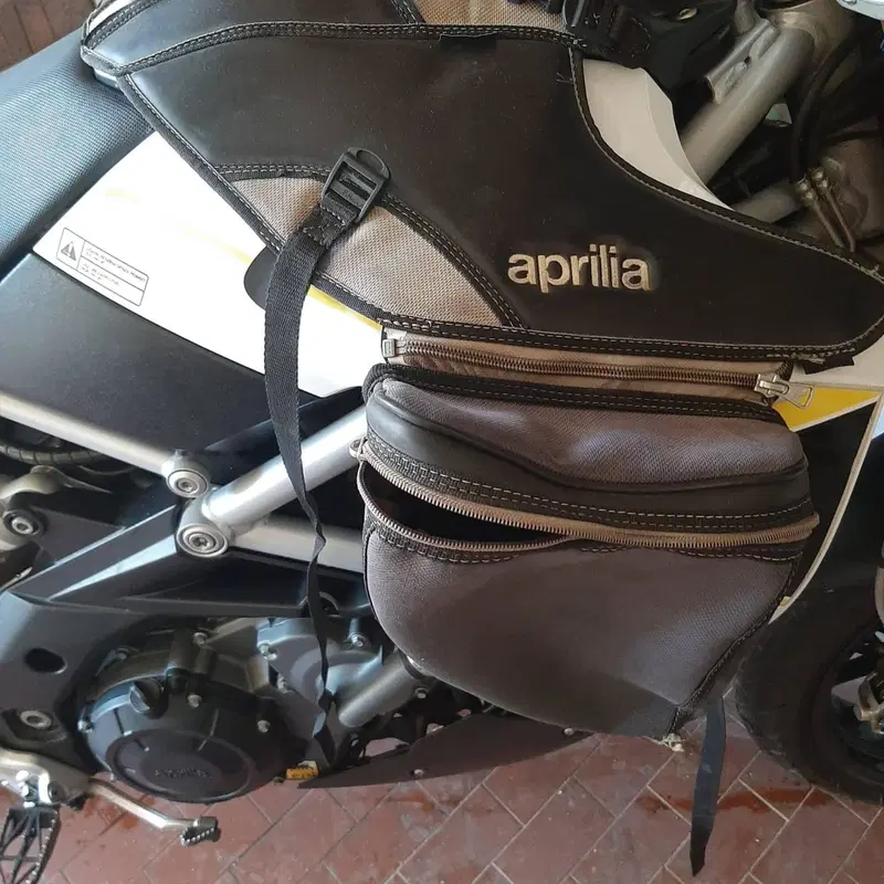 Aprilia Dorsoduro 750 ABS (2009 - 17) (8)