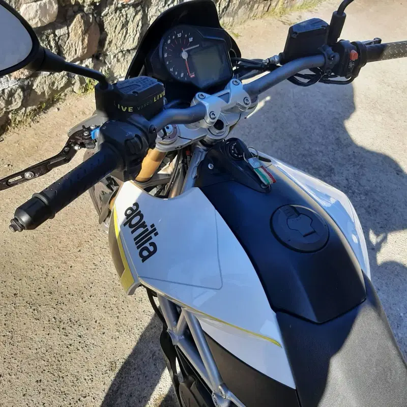 Aprilia Dorsoduro 750 ABS (2009 - 17) (9)