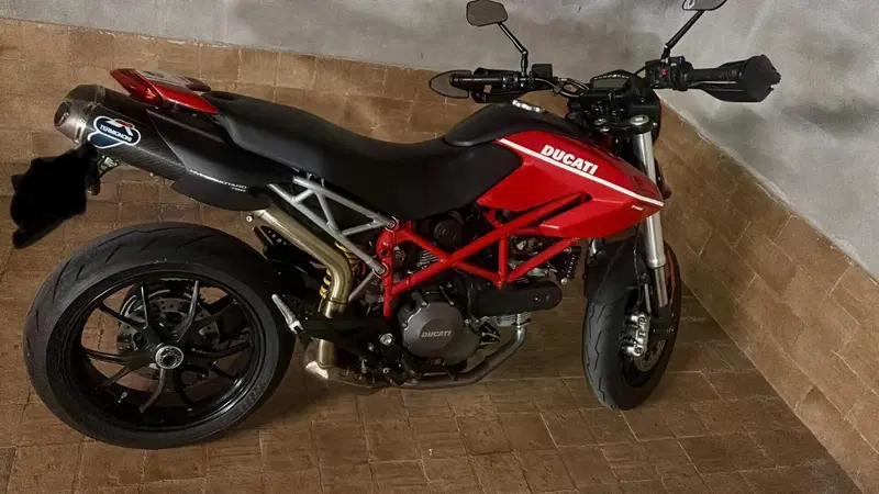 Ducati Hypermotard 796 (2012) (2)