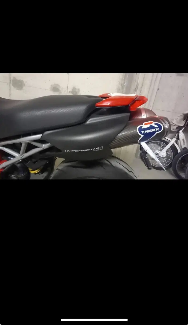 Ducati Hypermotard 796 (2012) (4)