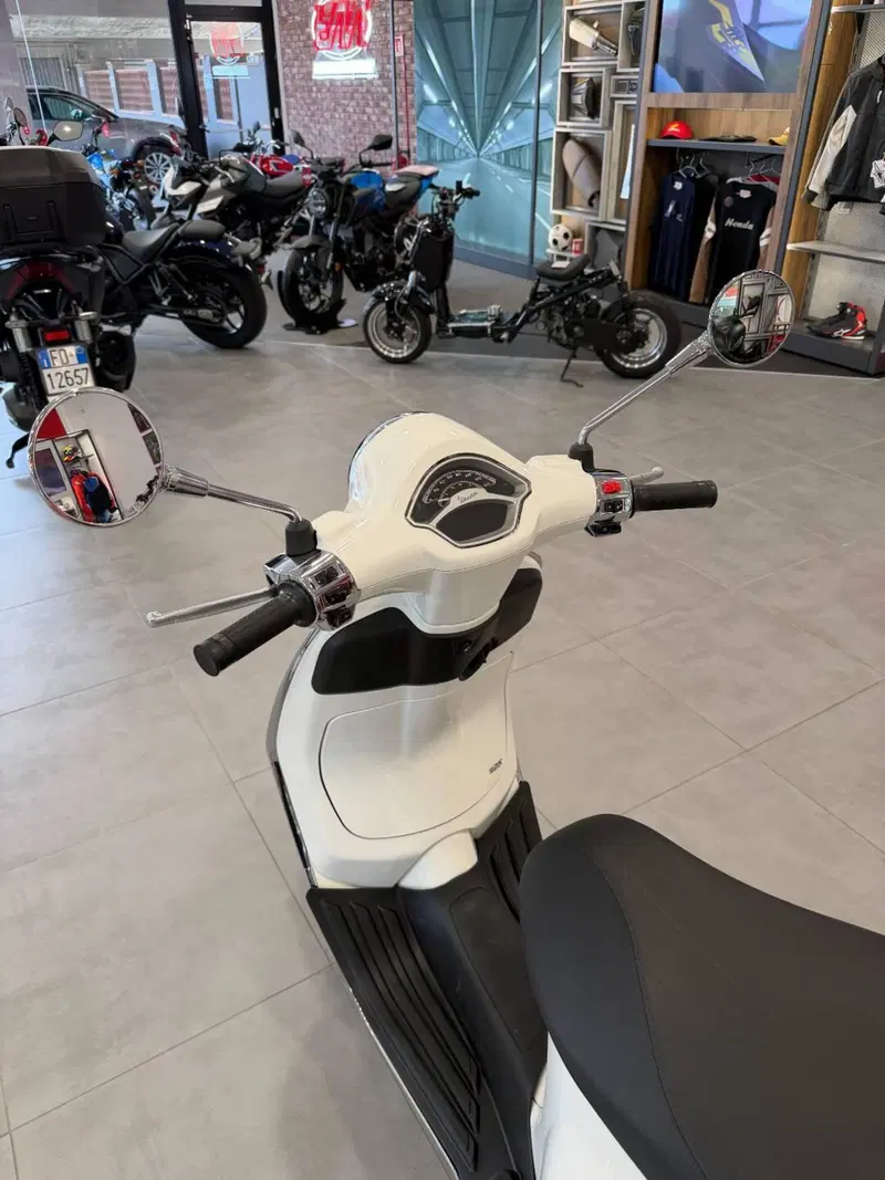 Vespa Primavera 125 (2024 - 25) (9)