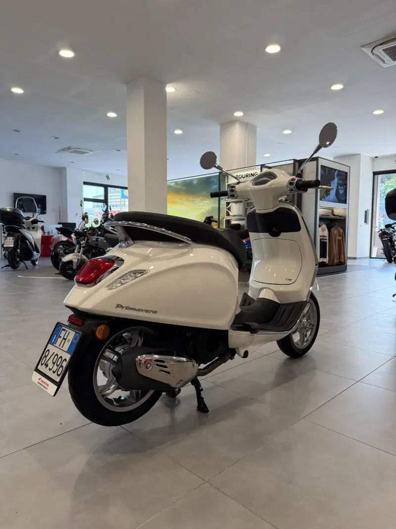 Vespa Primavera 125 (2024 - 25) (8)