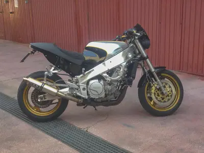 Yamaha FZR 1000 (1987 - 88) usata