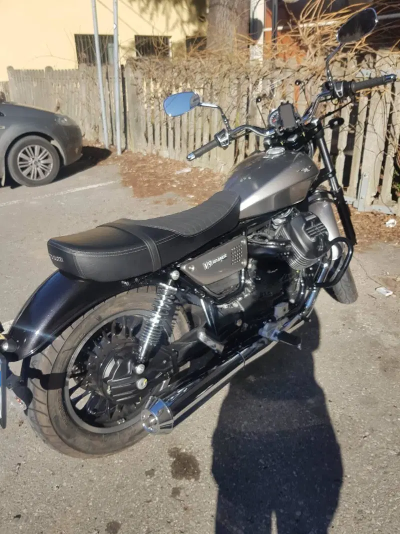 Moto Guzzi V9 Roamer (2021 - 24) (3)