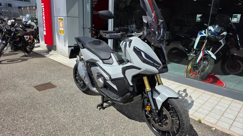 Honda X-ADV 750 DCT (2021 - 24) (2)