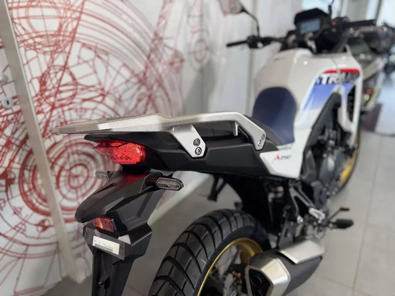 Honda Transalp XL750 (2025) (10)