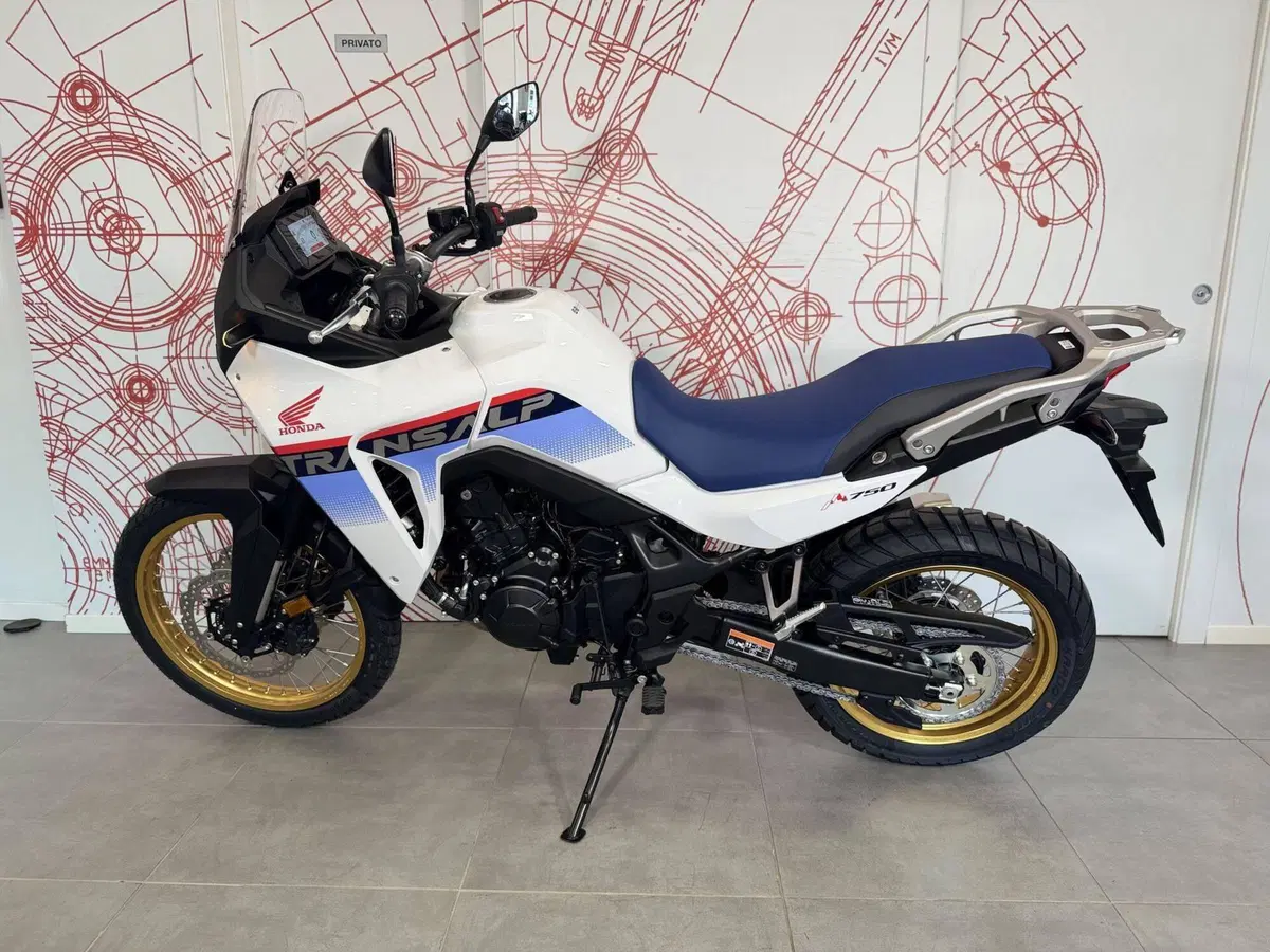 Honda Transalp XL750 (2025) (4)