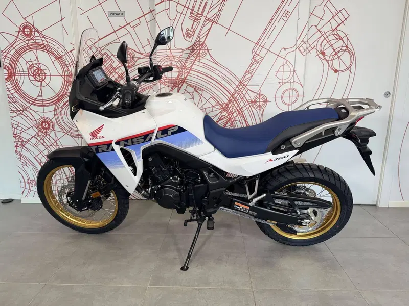 Honda Transalp XL750 (2025) (4)