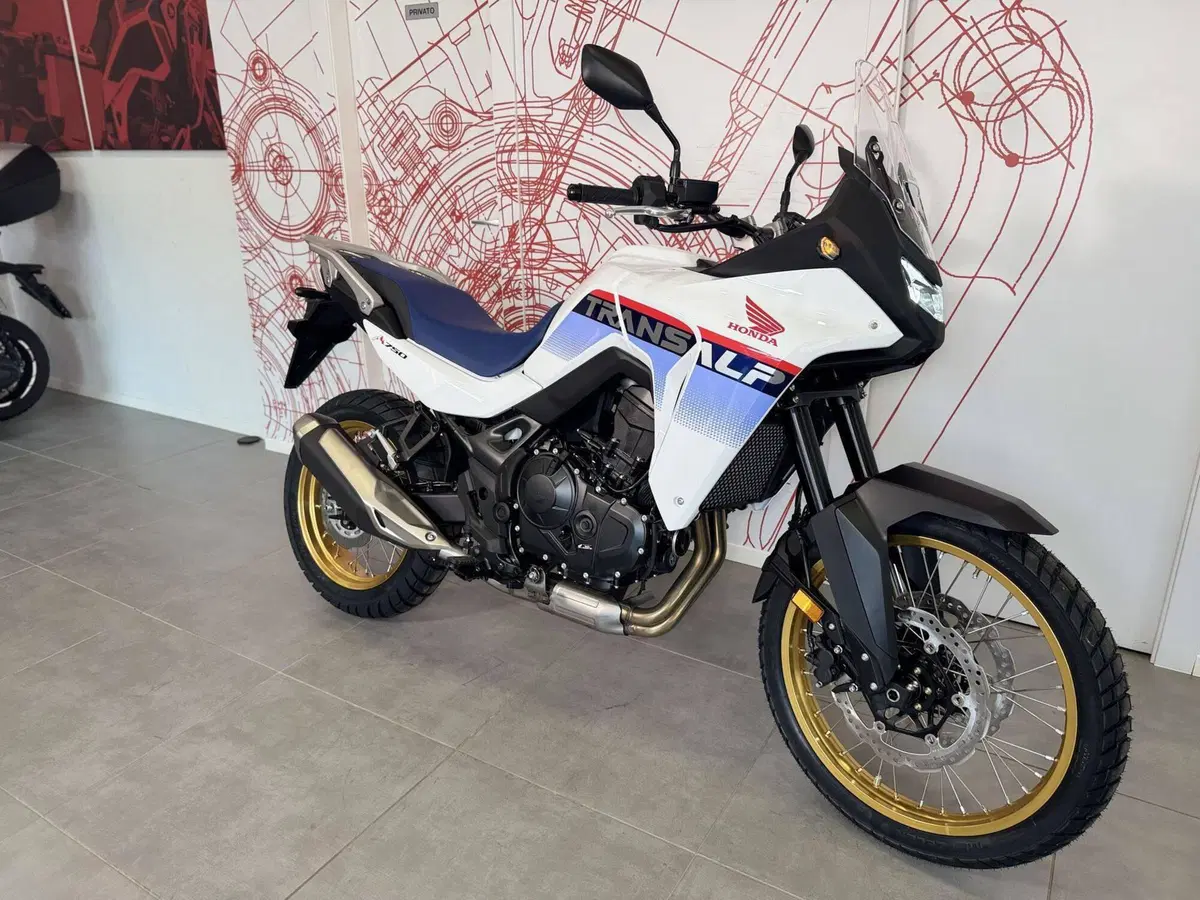 Honda Transalp XL750 (2025) (2)