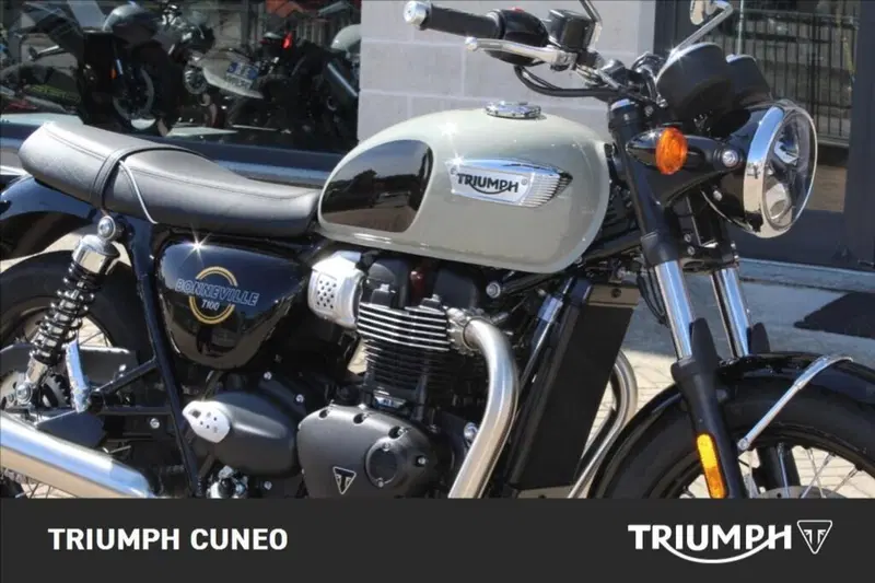 Triumph Bonneville T100 (2026) (3)