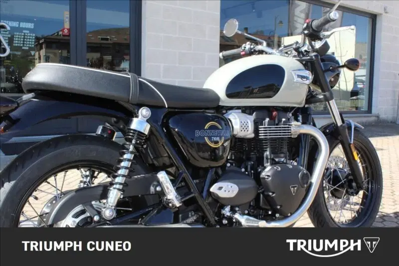 Triumph Bonneville T100 (2026) (8)