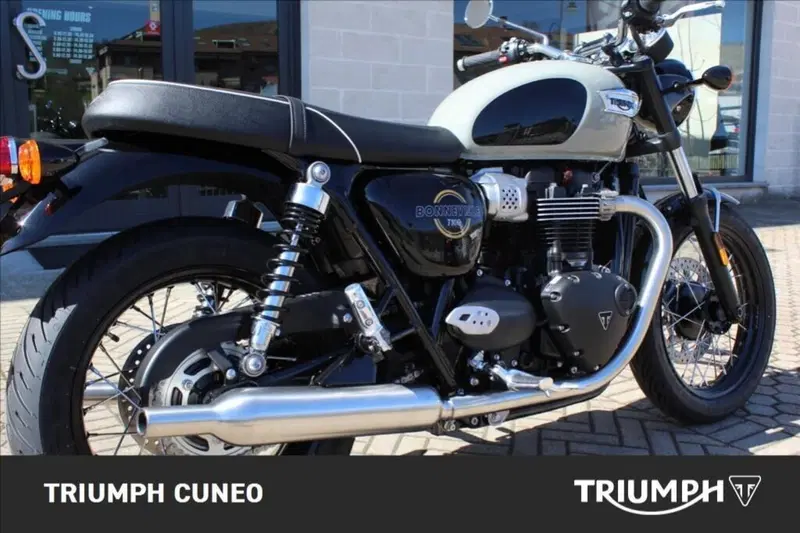 Triumph Bonneville T100 (2026) (10)