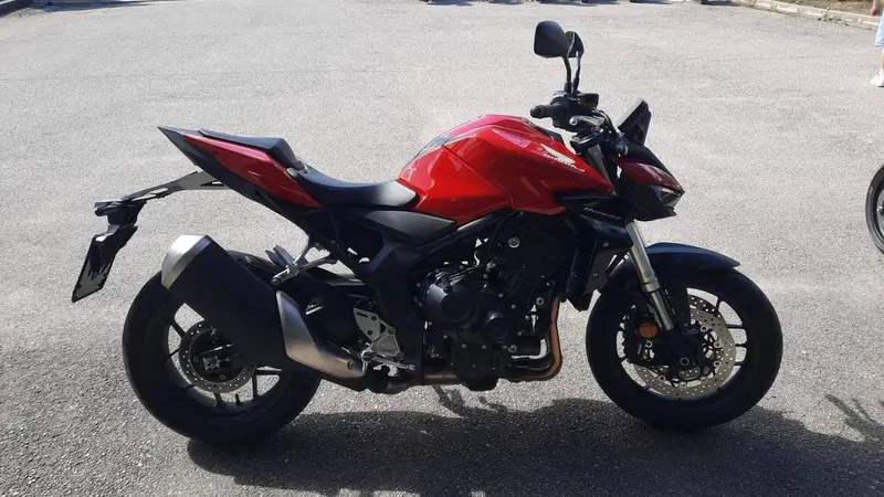 Honda CB 1000 Hornet (2025 - 26) (2)