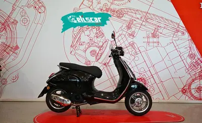 Vespa Primavera 125 (2024 - 25) usata
