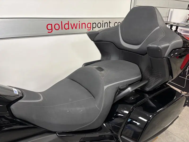 Honda GL 1800 Gold Wing Tour DCT & Airbag (2022 - 24) (3)