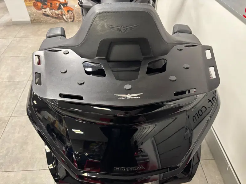 Honda GL 1800 Gold Wing Tour DCT & Airbag (2022 - 24) (8)