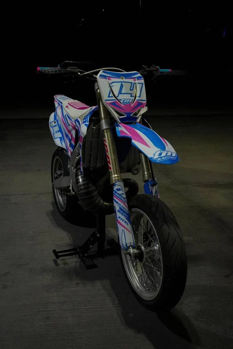 Tm Moto EN 300 Fi ES 2T (2024) (6)