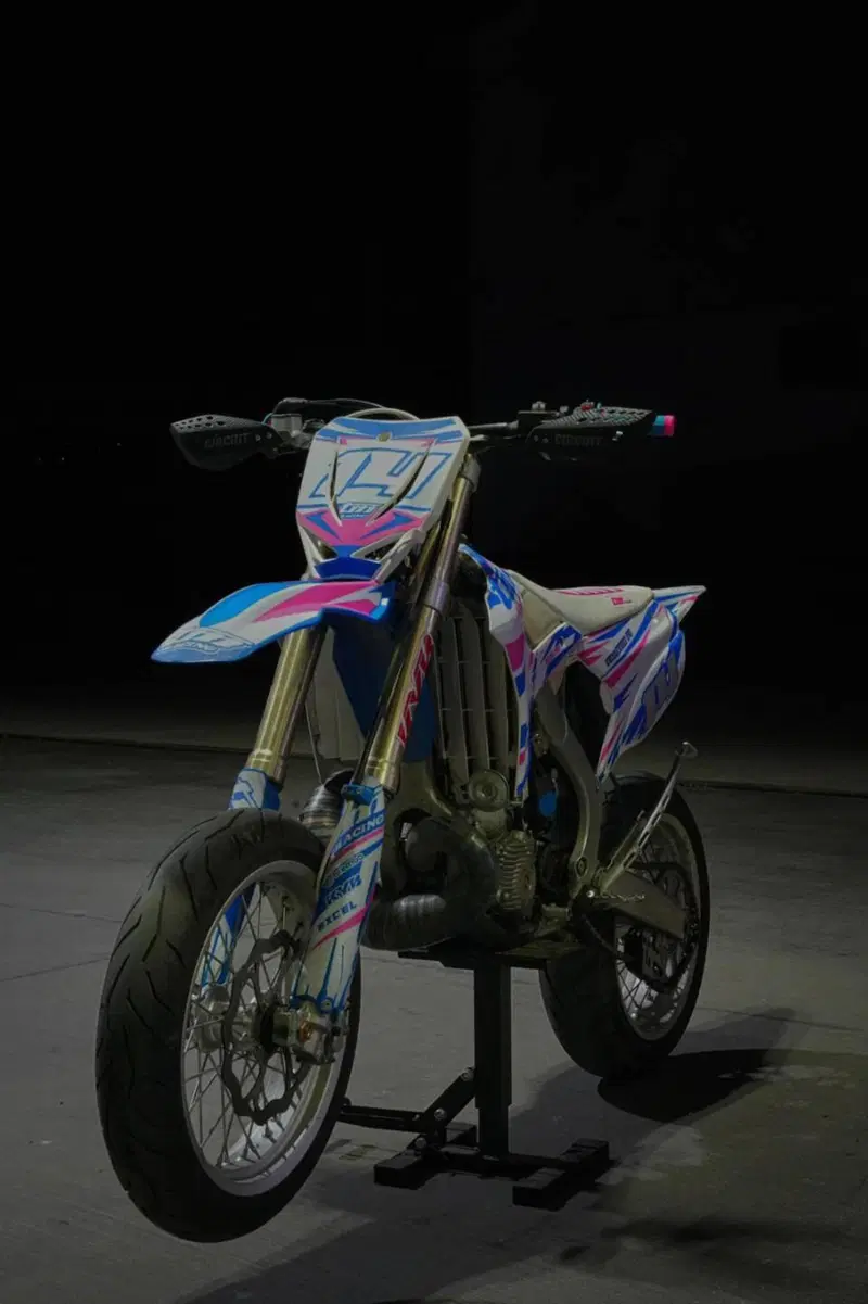 Tm Moto EN 300 Fi ES 2T (2024) (7)