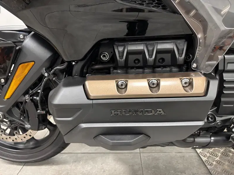 Honda GL 1800 Gold Wing Tour DCT & Airbag (2022 - 24) (10)